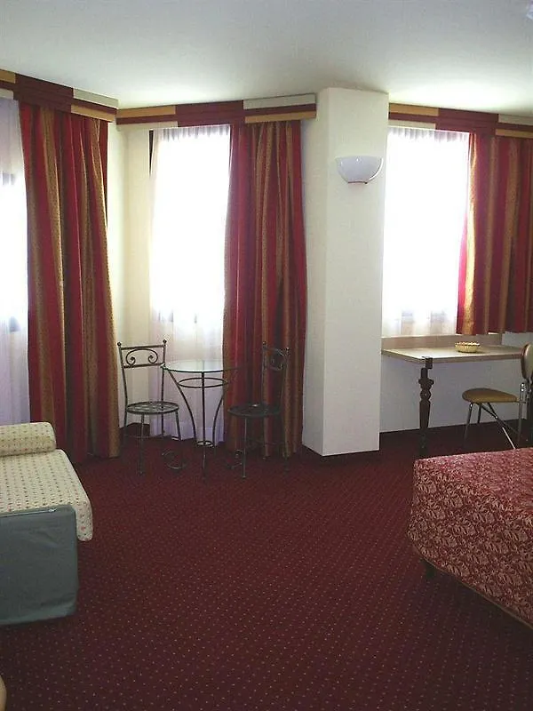 Art & Hotel Aeroporto Stezzano 4*,